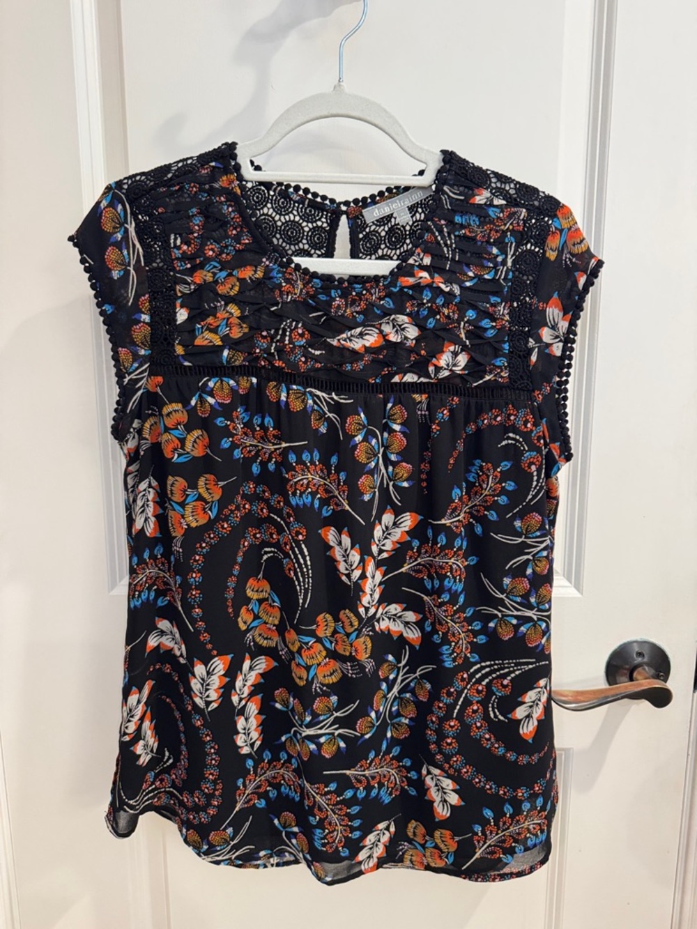 Daniel Rainn size Medium Blouse